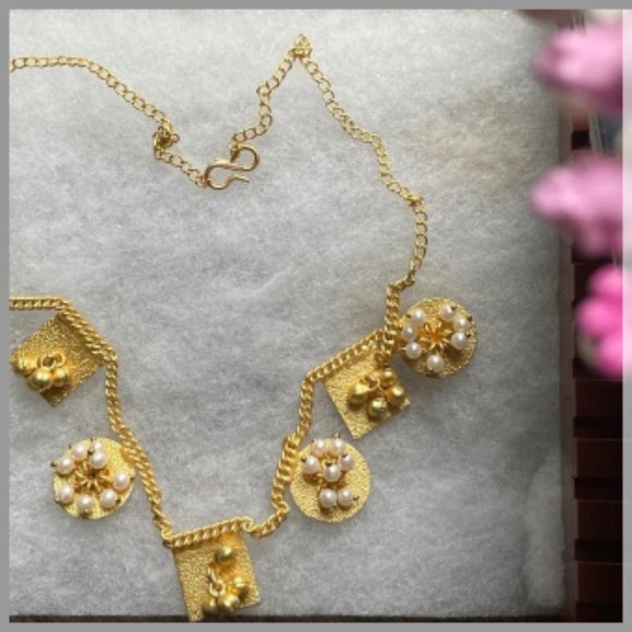 SOLD ON MERCARI2piece Alya Pearls Drop square gold earrings and necklace - Picture 2 of 7